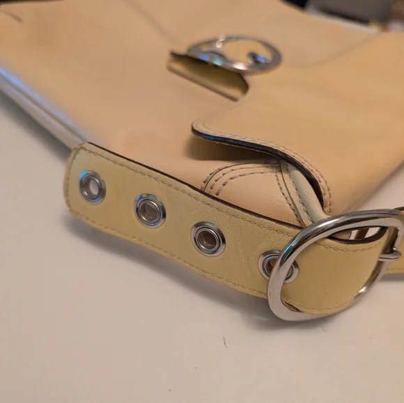 Vintage Coach Yellow Leather Bleecker Crossbody Shoulder Bag F13355 - Picture 4 of 14